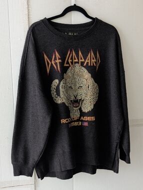 Vintage Def Leppard Rock of Ages 1983 Black Graphic Sweatshirt SZ XL Women's